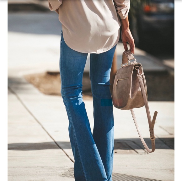 GIADA Bell Bottom Jeans - Picture 4 of 8